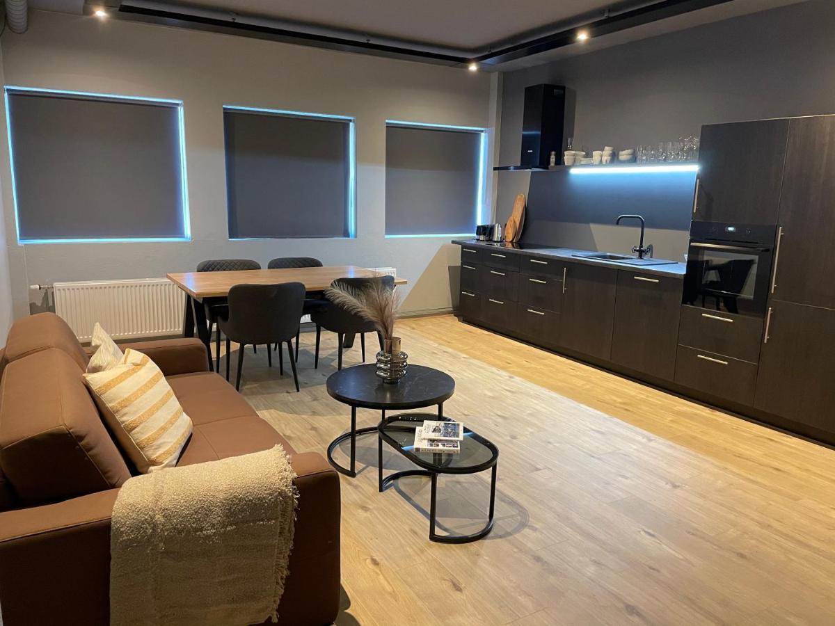 آكيورِيْري North Apartments Suites المظهر الخارجي الصورة