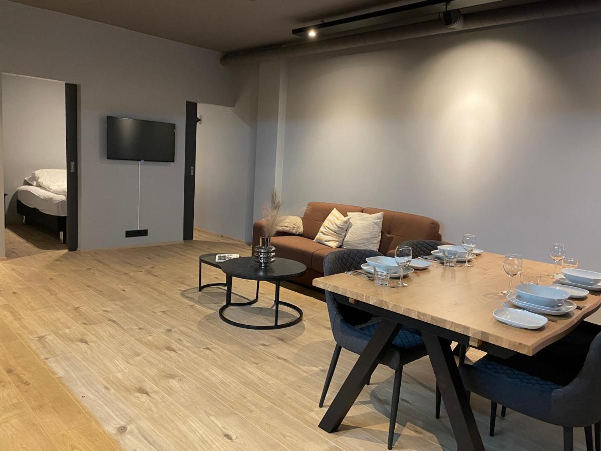 آكيورِيْري North Apartments Suites المظهر الخارجي الصورة