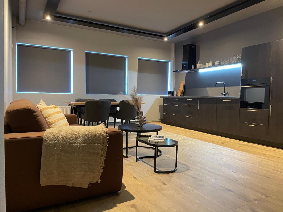 آكيورِيْري North Apartments Suites المظهر الخارجي الصورة